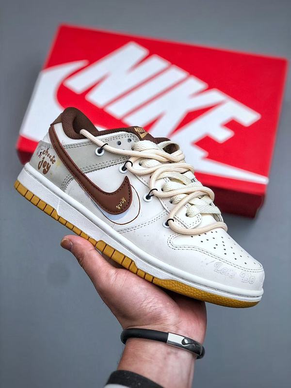 Footwear 241797920