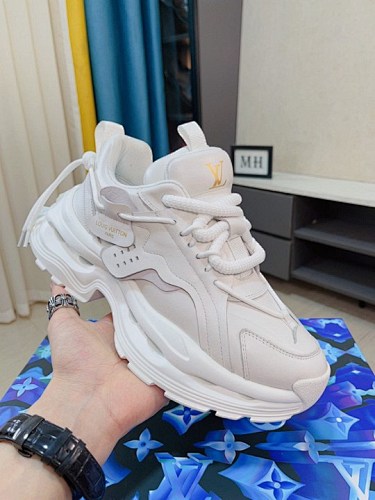 Louis Vuitton Trainer - 183353837