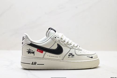 Footwear 241798683