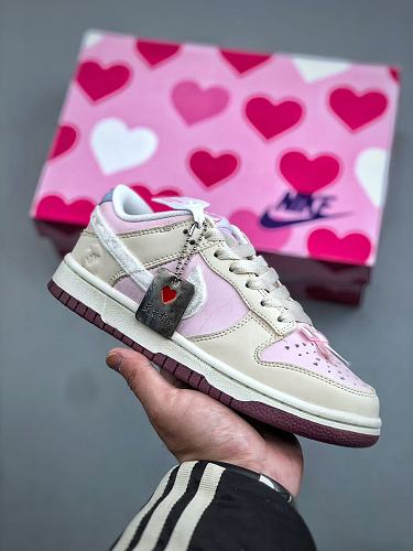 SB Dunk Low - IQ1145 - 241807550