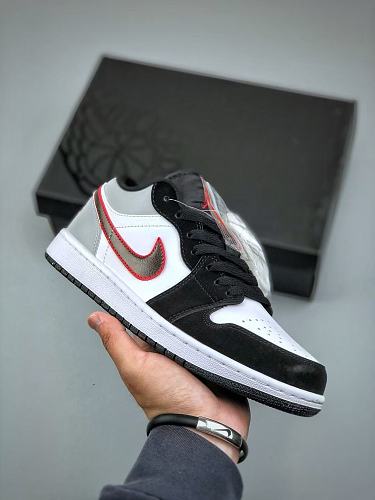 Footwear 242241102