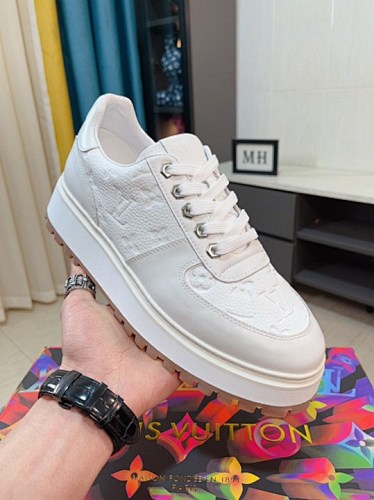 Louis Vuitton Trainer - 183352752