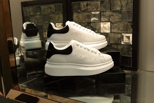 Alexander McQueen - 193817178