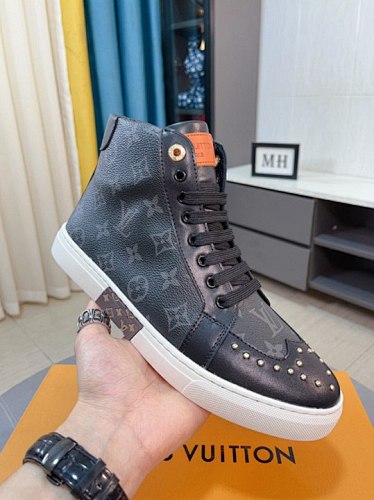 Louis Vuitton Trainer - 183354533