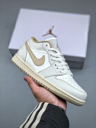 Footwear 242241124