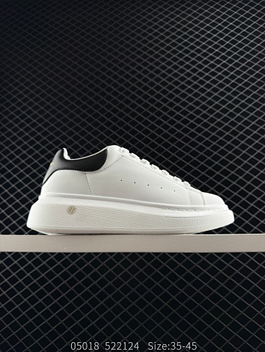 Alexander McQueen - 201149943