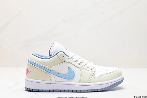 Footwear 242240309