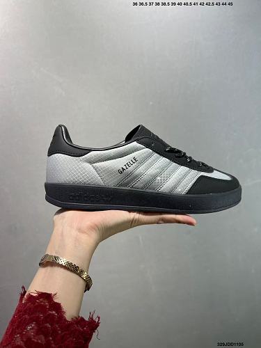 Footwear 242242134