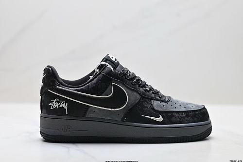 Footwear 241704704