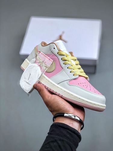 Footwear 242241535