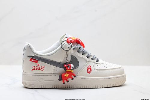 Footwear 241808202