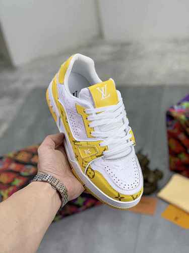 Louis Vuitton Trainer - 183467657