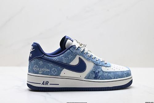 Footwear 241704671