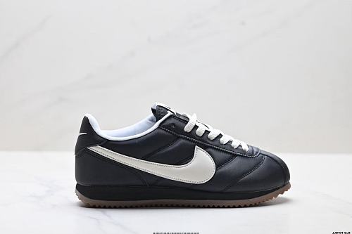 Footwear 242245124