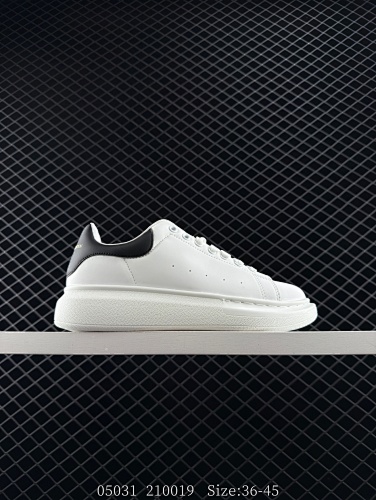 Alexander McQueen - 201149928