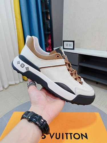 Louis Vuitton Trainer - 183354424