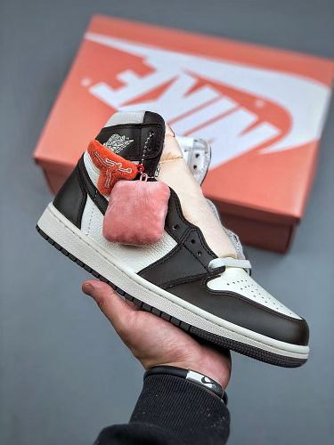 Footwear 242240093