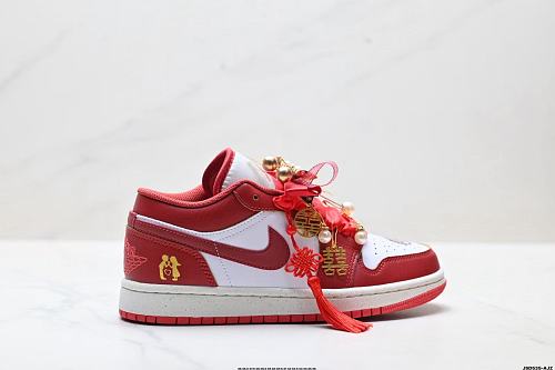 Footwear 242240103
