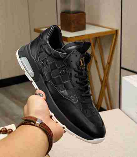Louis Vuitton Trainer - 183467172