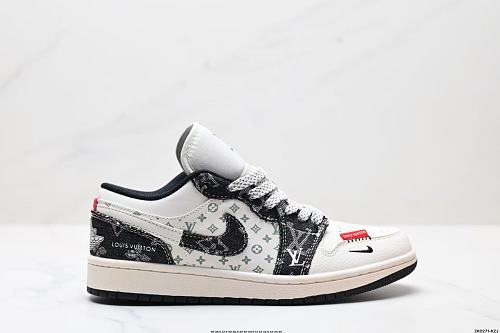 Footwear 242240213