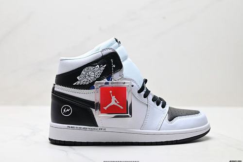 Footwear 242240300