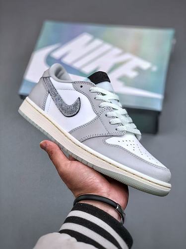 Footwear 242241215