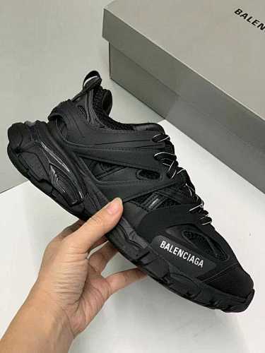 BALENCIAGA Sneakers - 183339364