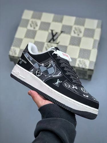 Footwear 241815125