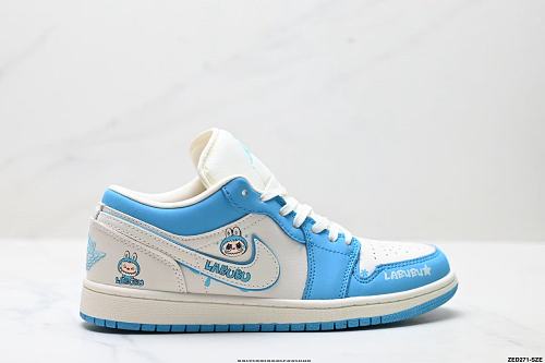 Footwear 242240544