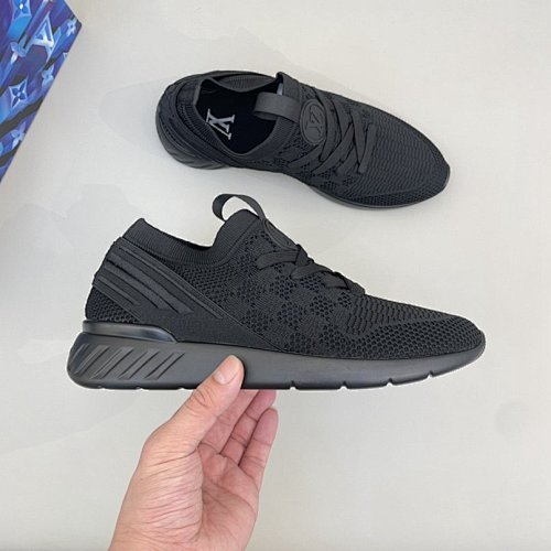 Louis Vuitton Trainer - 183358521