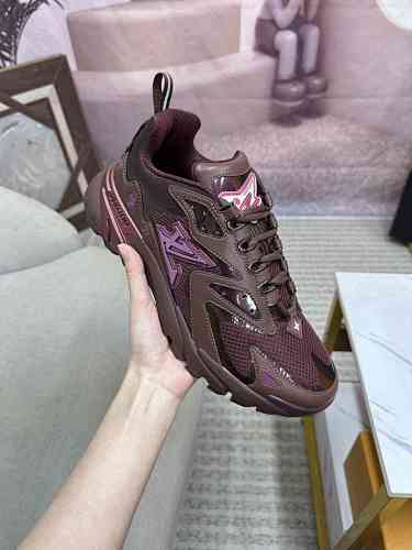 Louis Vuitton Trainer - 183355043