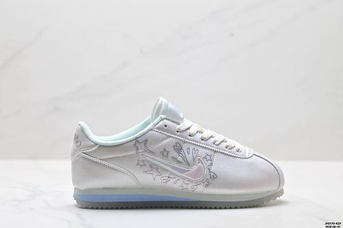 Footwear 242245142