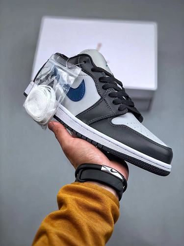 Footwear 242241619