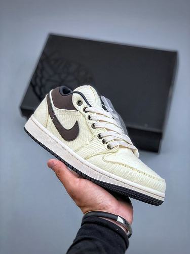 Footwear 242241013