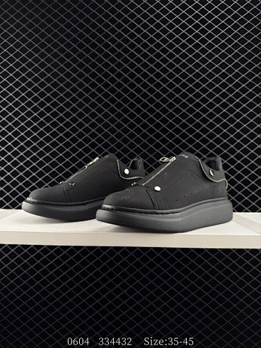 Alexander McQueen - 201149915