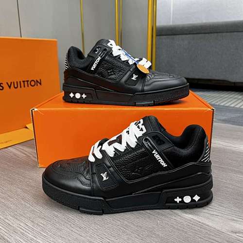 Louis Vuitton Trainer - 183359266