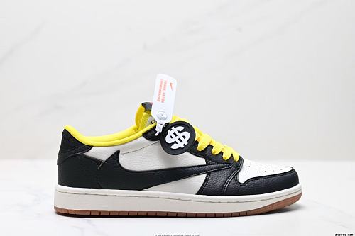 Footwear 242240702