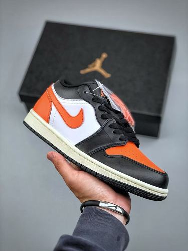 Footwear 242241042