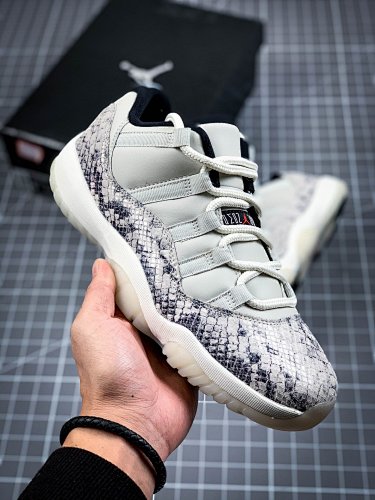 Air Jordan 11 - 184575345