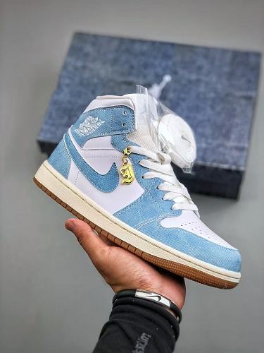 Footwear 242240481