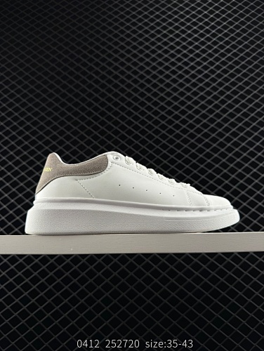 Alexander McQueen - 201150352