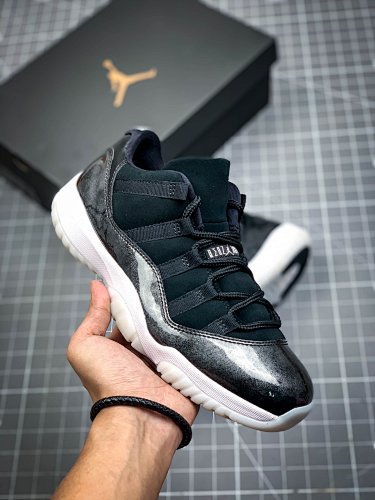 Air Jordan 11 - 184575391