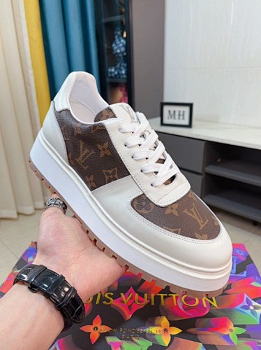 Louis Vuitton Trainer - 183352561