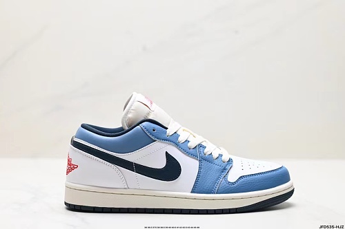 Footwear 242240317