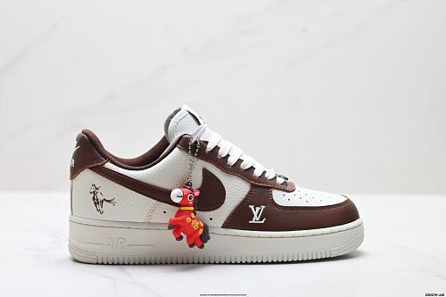 Footwear 241807401