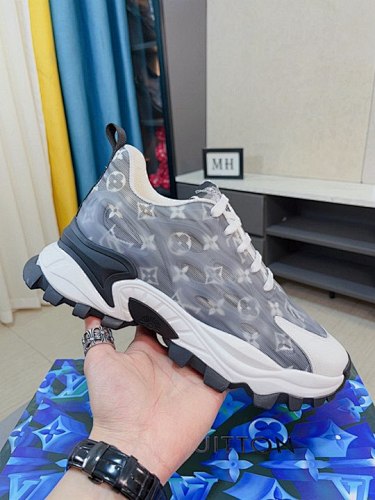 Louis Vuitton Trainer - 183354159
