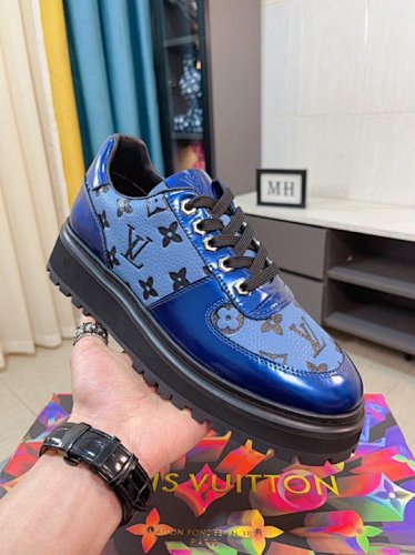 Louis Vuitton Trainer - 183353269