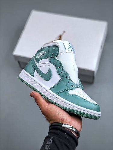 Footwear 242240518